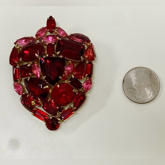 Mid Century Vintage Gold Tone Ruby Red Rhinestone Art Deco Pinback Brooch - Picture 12 of 16